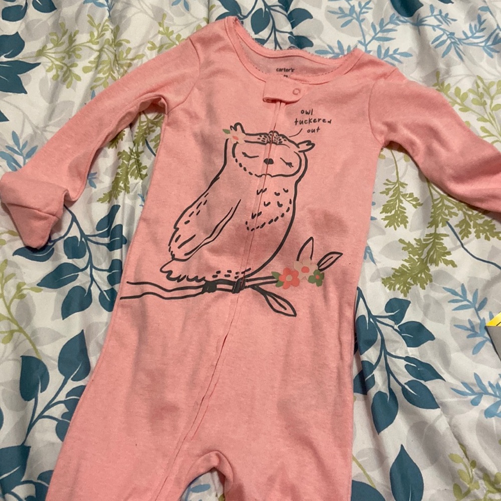 Carter’s girls 2T Footed pajamas